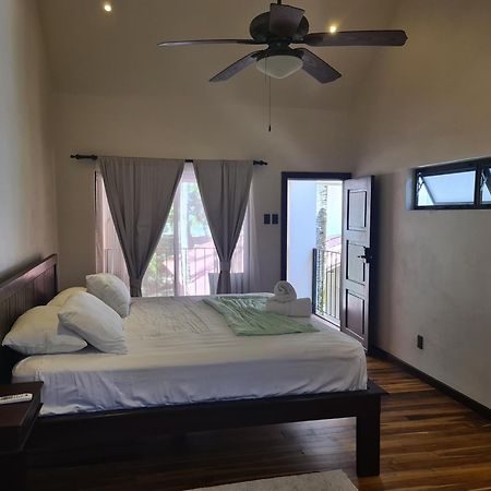 Hona Beach Hotel Dominical Bilik gambar