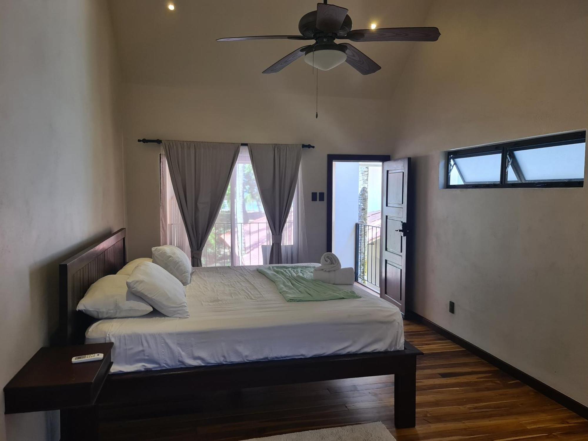 Hona Beach Hotel Dominical Bilik gambar