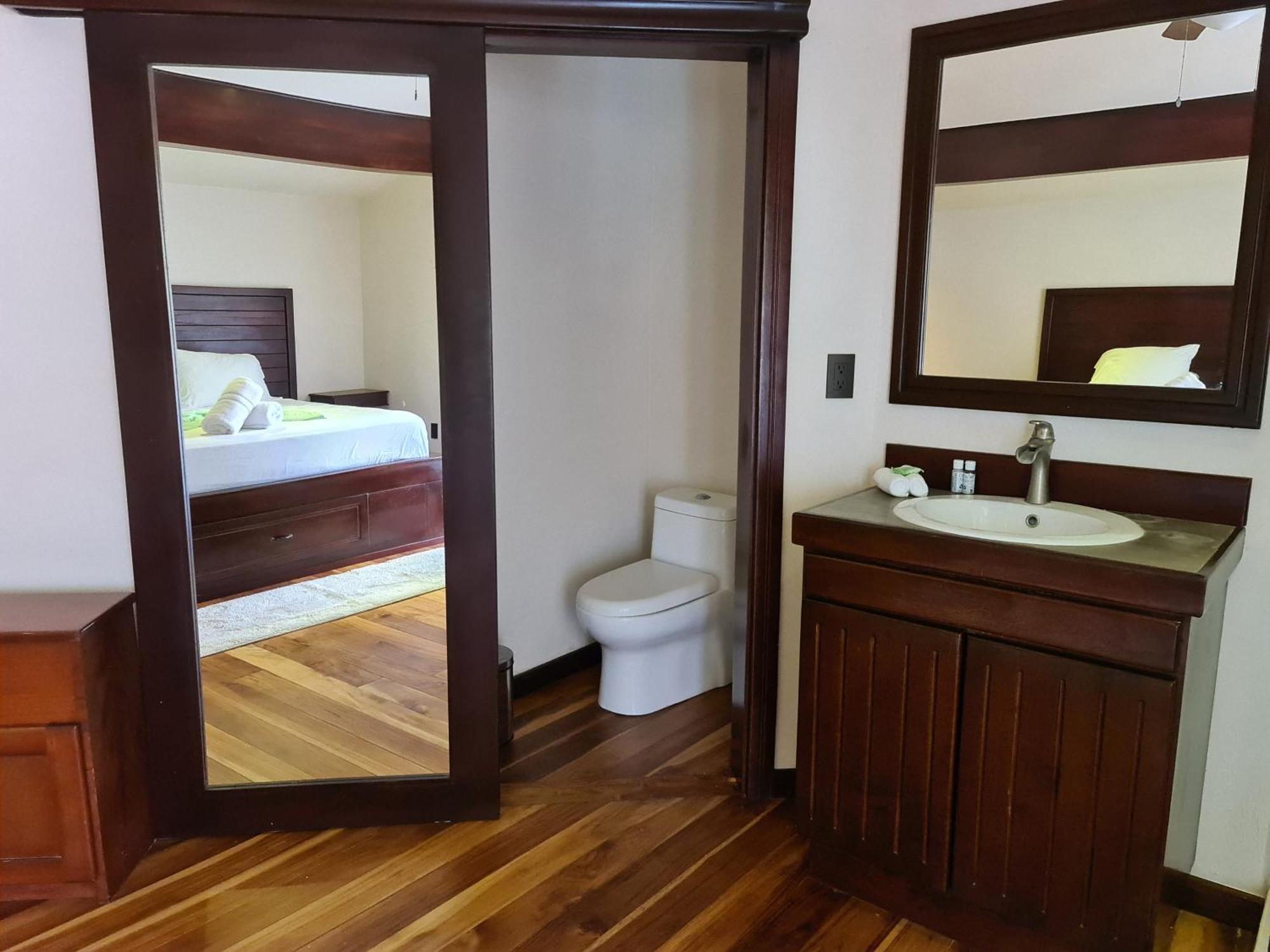 Hona Beach Hotel Dominical Bilik gambar